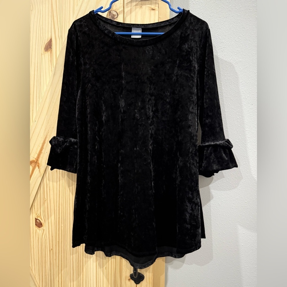 Black Ruffle Quarter Sleeve Women's Top